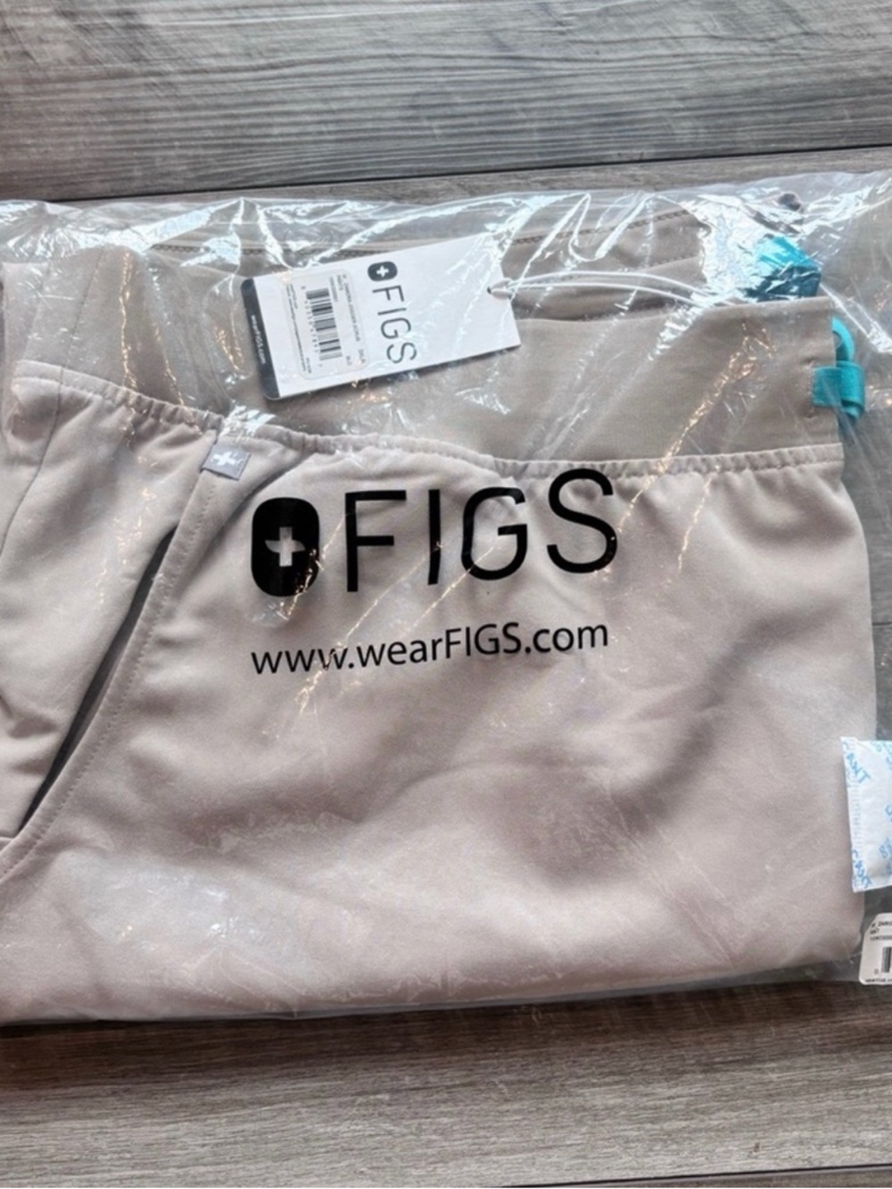 Figs Catrina Top and Zamora Women's  Scrub jogger with sandstone 3Xl - Picture 2 of 3